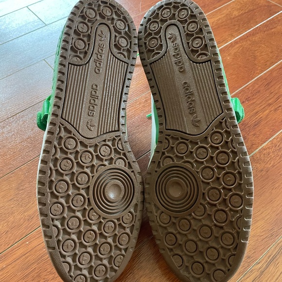 Adidas Originals Men's Green M&M'S BRAND FORUM LOW 84 SHOES GY6314 - Picture 3 of 4